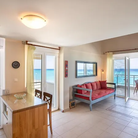 شقة Lalla Beachfront *