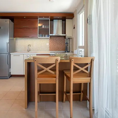 Lalla Beachfront شقة