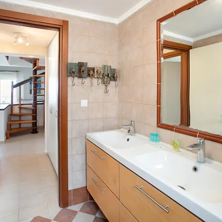 Lalla Beachfront شقة بوليخرونو