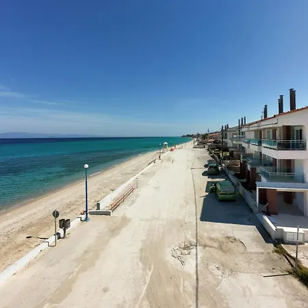 Lalla Beachfront شقة